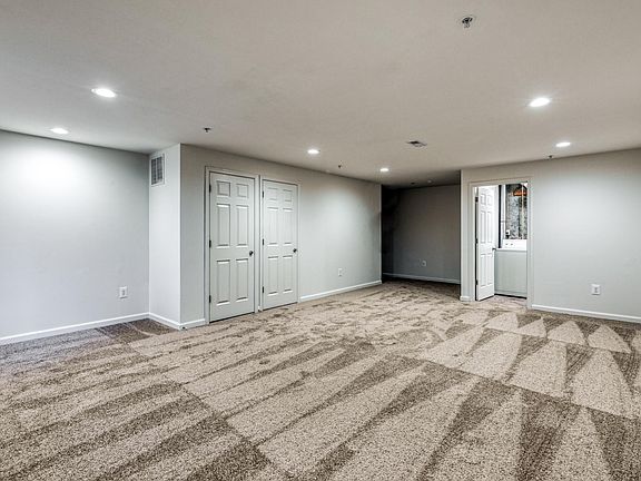 4th image of 128 Greenway Village Pl #1