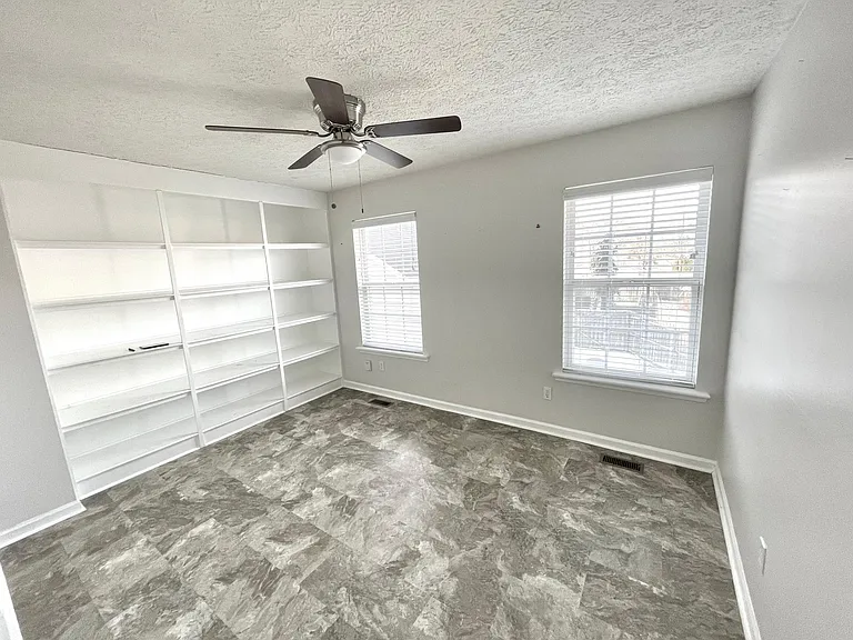 645 Declaration Ct — Photo 24
