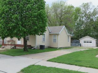 2220 S 13th St, Council Bluffs, IA 51501