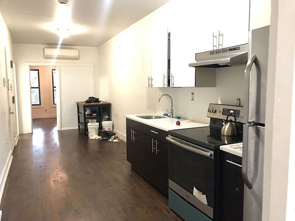5th image of 209 Sumpter St APT 2R
