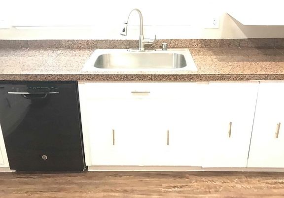 5th image of 7404 Alta Dr