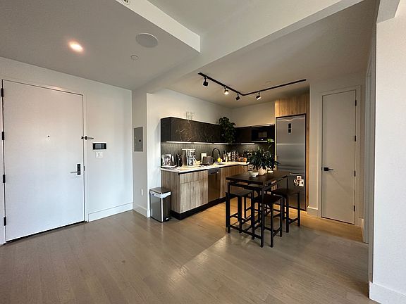 3rd image of 880 Rogers Ave #314