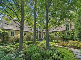 608 Stonegate Ter, Glencoe, IL 60022