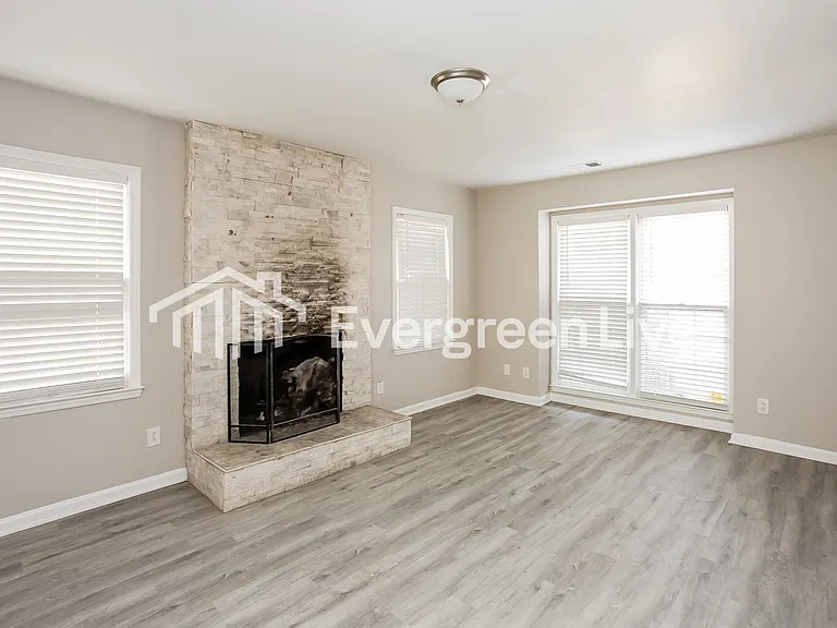 907 Doby Springs Dr — Photo 7