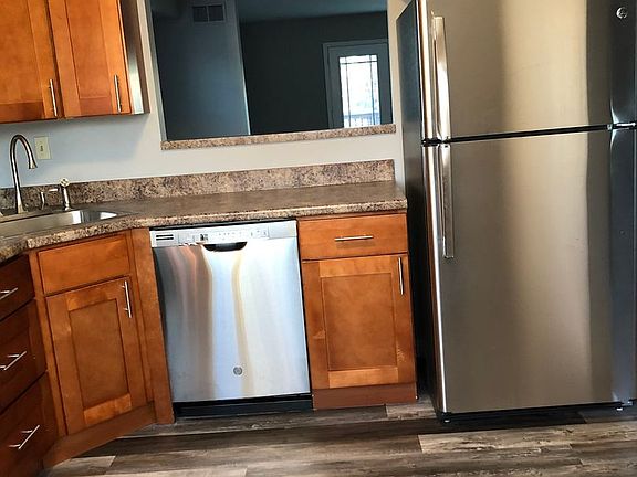 2nd image of 1240A Pine Grv