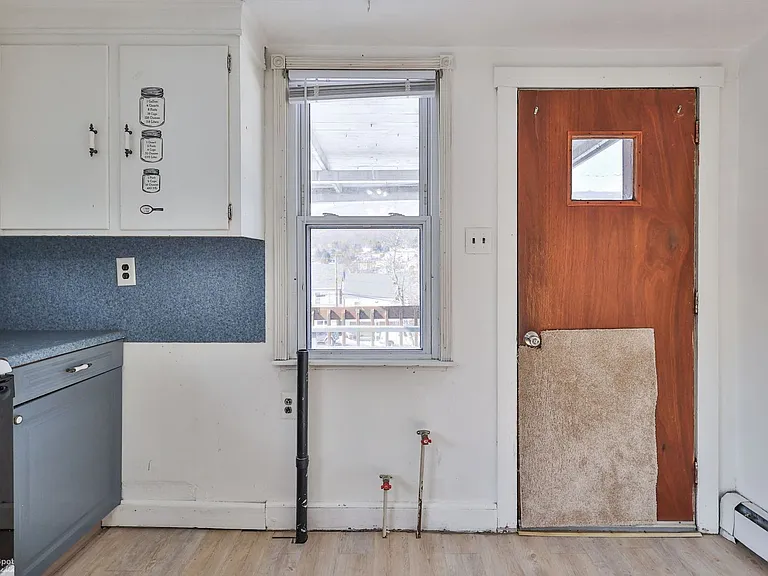 Catawissa St 50 W — Photo 27