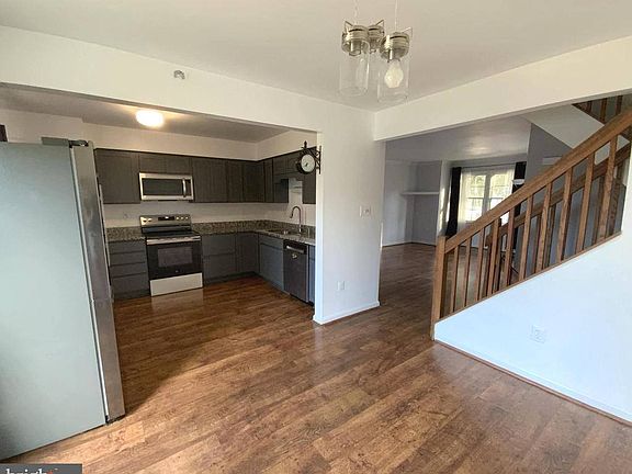 2nd image of 14 Catoctin Highlands Cir
