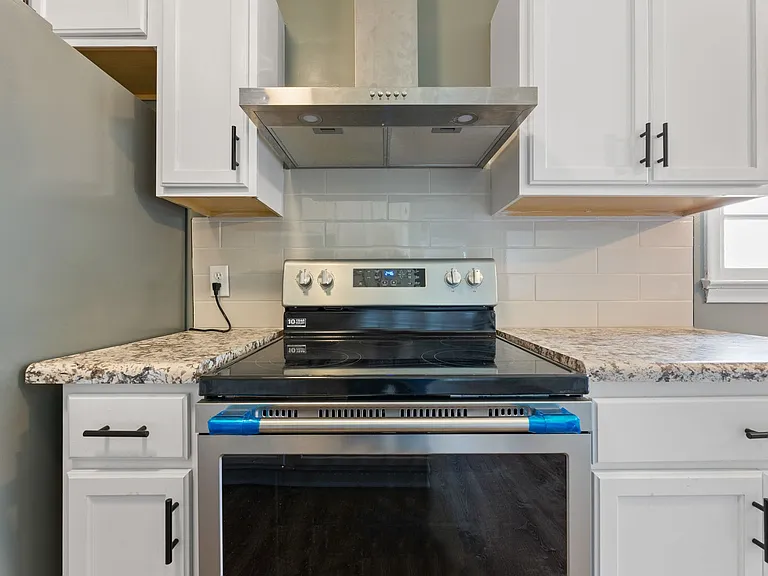 4655 Curtis Ave — Photo 10