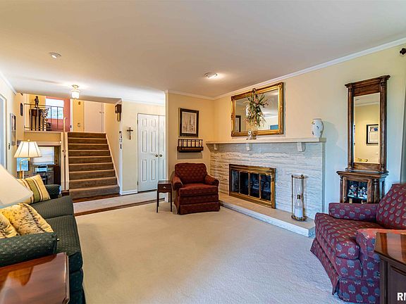 5th image of 1130 NE Glen Oak Ave