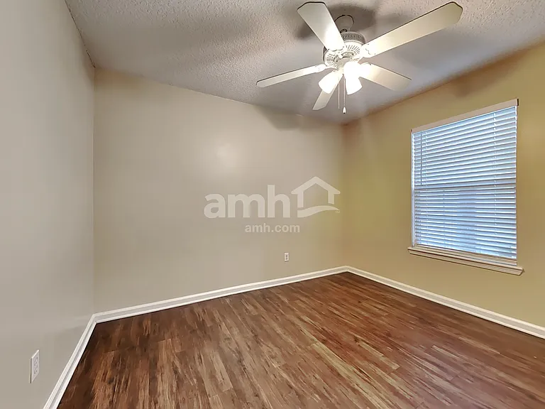 7829 Invermere Blvd — Photo 18