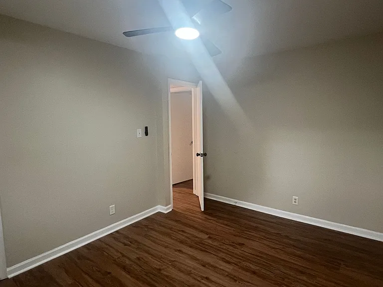1199 Runnymede Ln — Photo 23