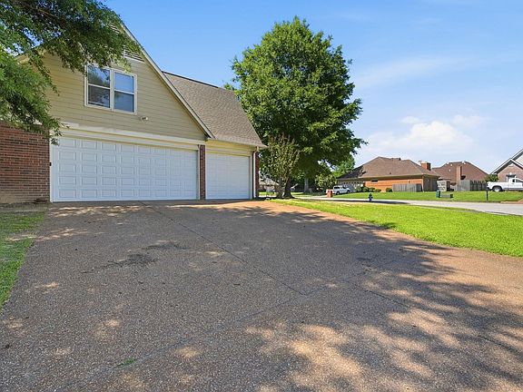 4th image of 8905 Bridlewood Ln