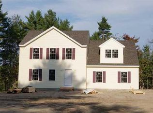 1 Meadow Rd, Raymond, ME 04071