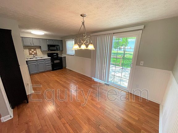 4th image of 755 Tradewind Dr