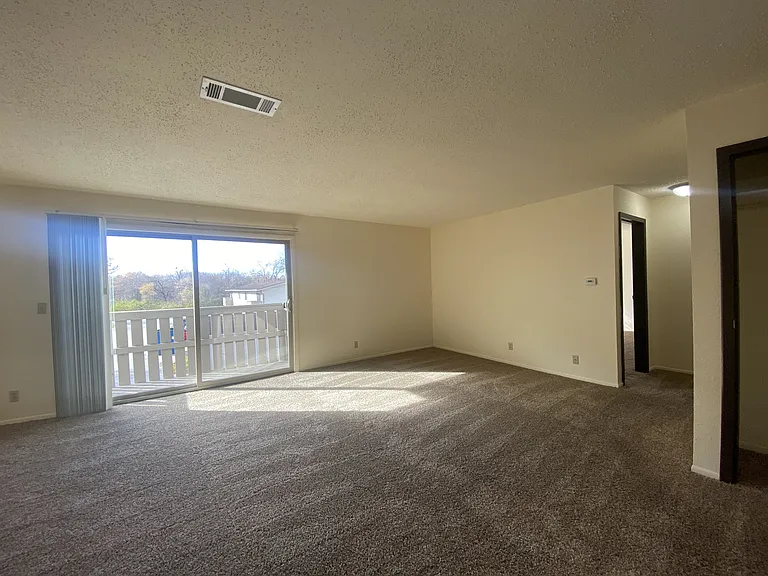 Kimberly Club Apartments — Photo 187