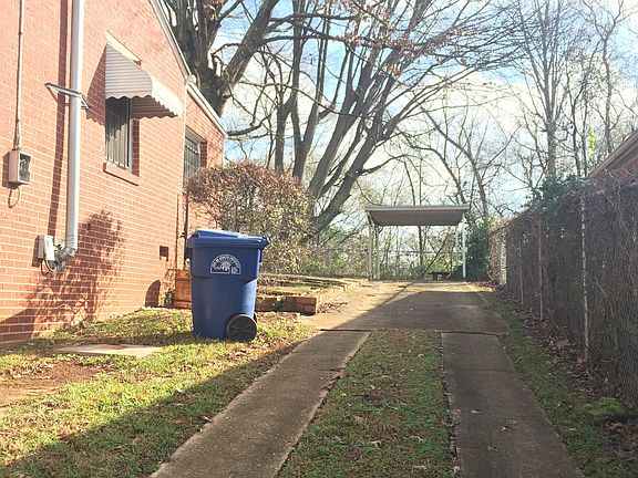 Private, fenced driveway