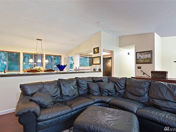 5th image of 21507 NE 8th St