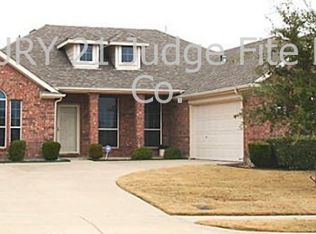 933 McAlpin Rd, Midlothian, TX 76065