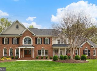 1601 Palm Springs Dr, Vienna, VA 22182