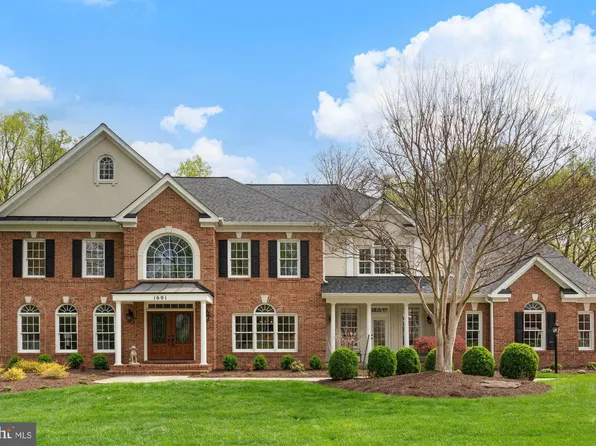 1601 Palm Springs Dr, Vienna, VA 22182