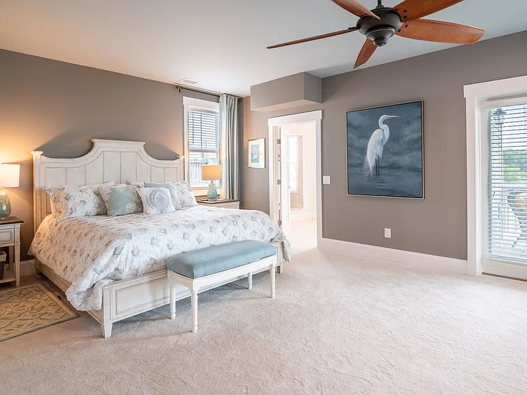 200 Annie Dr — Photo 2