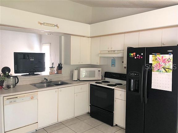 3rd image of 27088 Valencia Dr