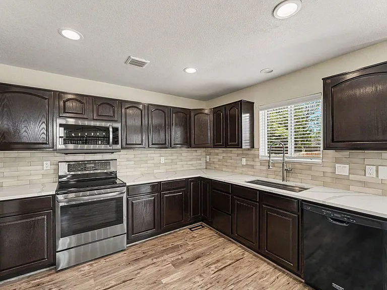 19209 E Dickenson Dr — Photo 12
