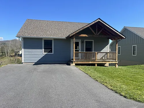 537 Townhomes Pl Photo 1