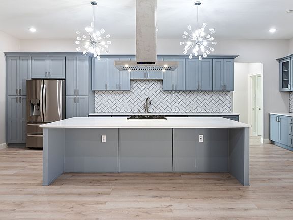 3rd image of 8809 Isom Ln