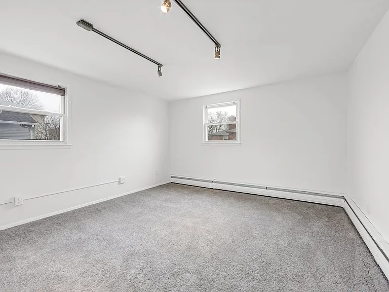38 Washington Ave — Photo 6