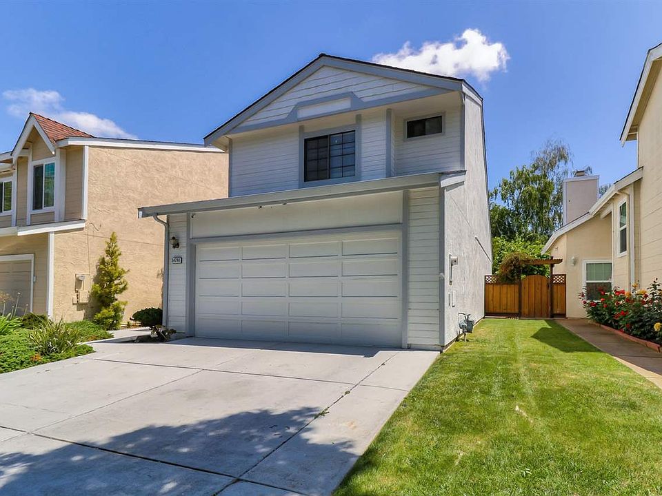 1st image of 34786 Siward Dr