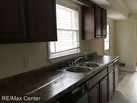 4th image of 70 Westhaven Dr