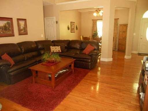 4th image of 5097 Forest View Trl