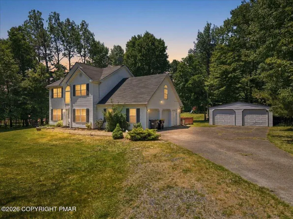 1025 Juno Dr, Effort, PA 18330