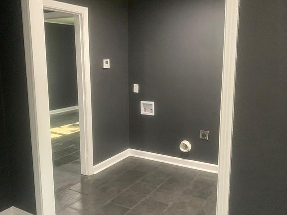 2nd image of 1037 E Walthal Cir