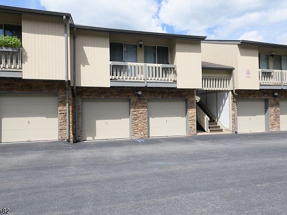 2nd image of 46 Kayser Ln