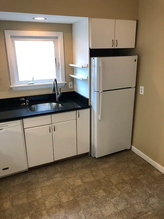 2 bed, 1.5 bath, 1100 sqft, $2,500 — Photo 3