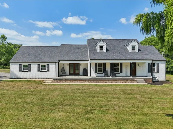 1530 Sunny Ave, New Castle, PA 16101