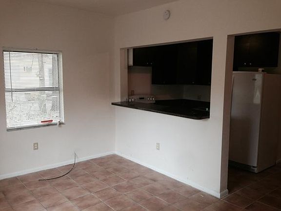 2nd image of 2500 NE 192nd St APT 1