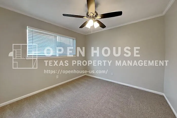 1920 Crooked Creek Ln — Photo 16