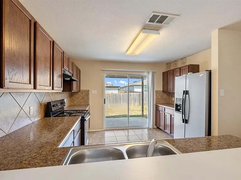 13405 Lismore Ln — Photo 10
