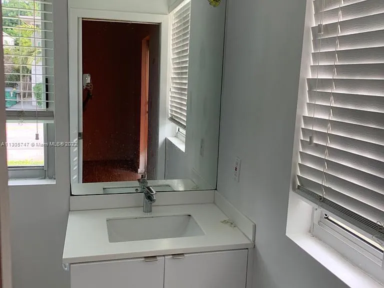 820 15th St #101 — Photo 10