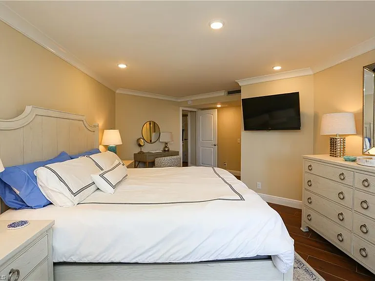 4041 Gulf Shore Blvd N #305 — Photo 22