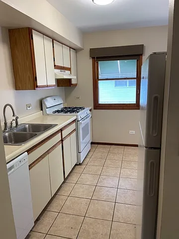 352 College St — Photo 8
