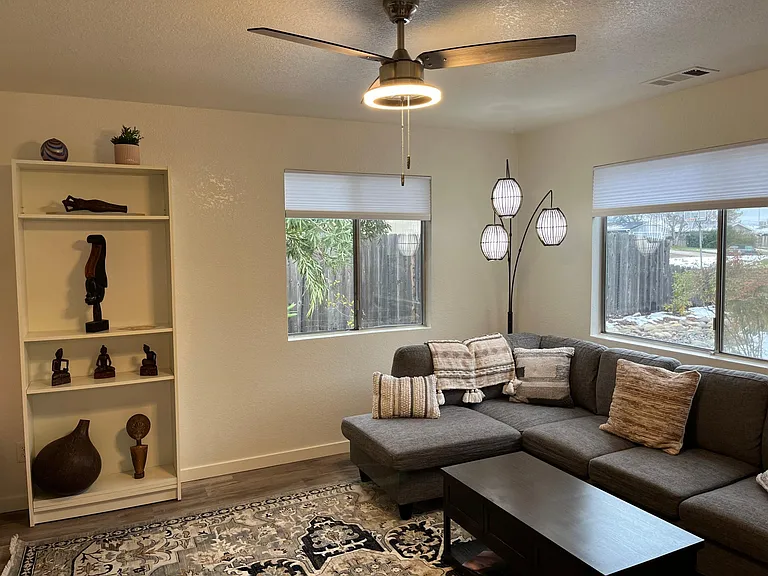 1276 Pershing St — Photo 5