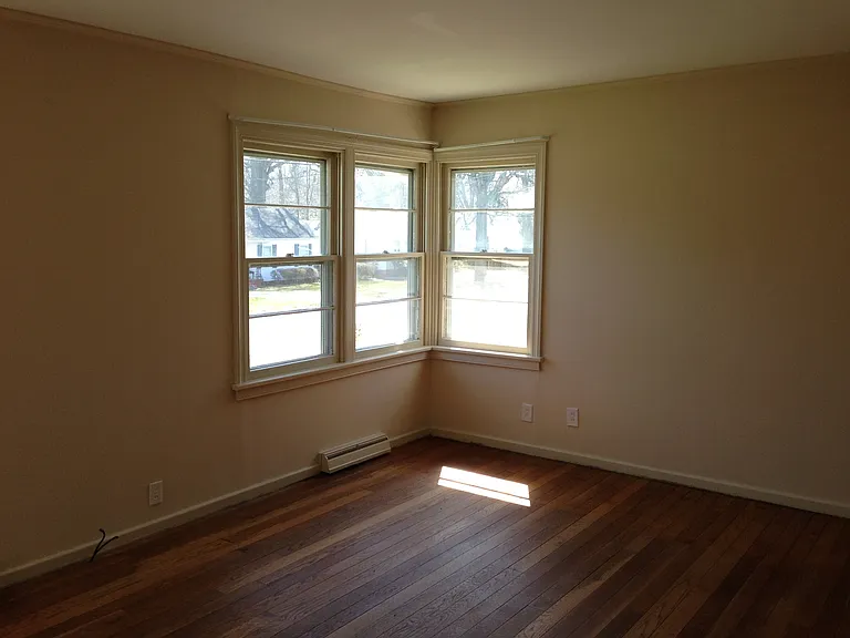 1102 Neal St — Photo 3