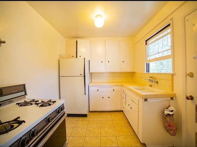 1188 Myra Ave — Photo 8