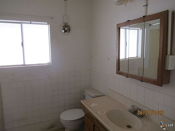 4th image of 320-8 Bonita Pl