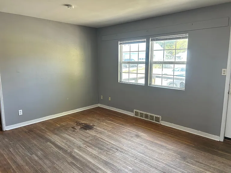 905 S Garfield St — Photo 3
