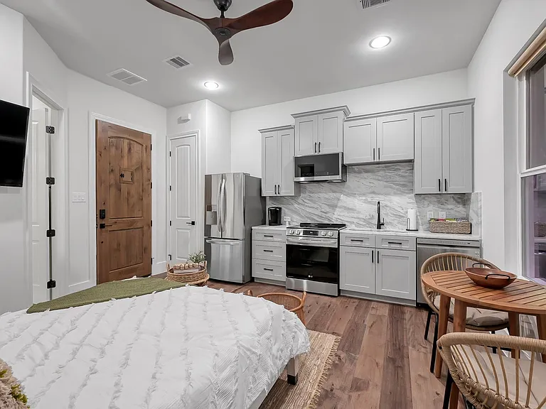 15937 Stagecoach Rd — Photo 46